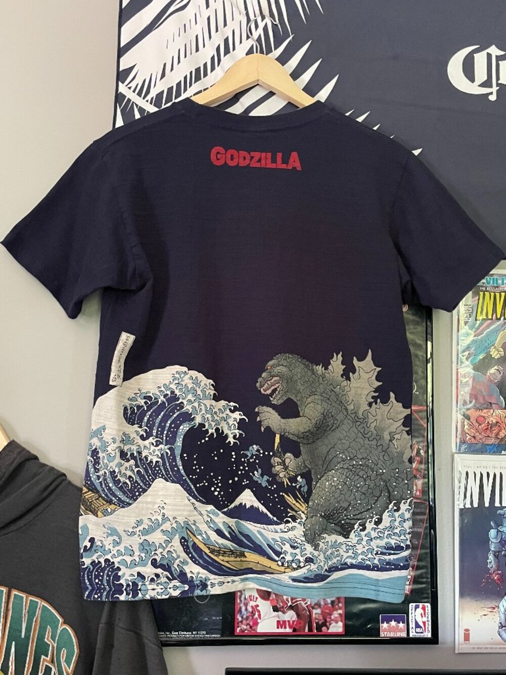 Official Toho Co. Godzilla x The Great Wave T-shirt L